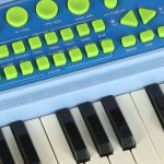 Klávesnica pre deti interaktívny klavír organ 37 klávesov stojan na mikrofón modrá – Obrázok 5