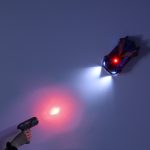 RC laserom riadené auto jazdiace po stene na laserovej šedi – Obrázok 9