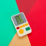 Elektronická prenosná herná konzola biela – Obrázok 5