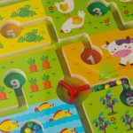 Drevená spoločenská hra Magnetické bludisko pre cestovateľskú farmu pre 2 hráčov – Obrázok 6