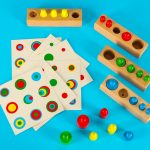 Montessori drevené valcové závažia farebné – Obrázok 9